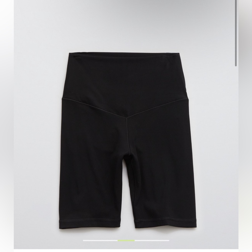 NWOT OFFLINE By Aerie Real Me High
Waisted 7" Bike Short